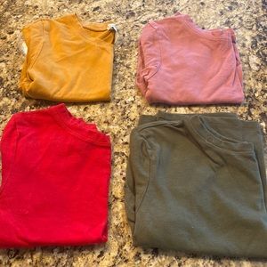 4 girls crop tops